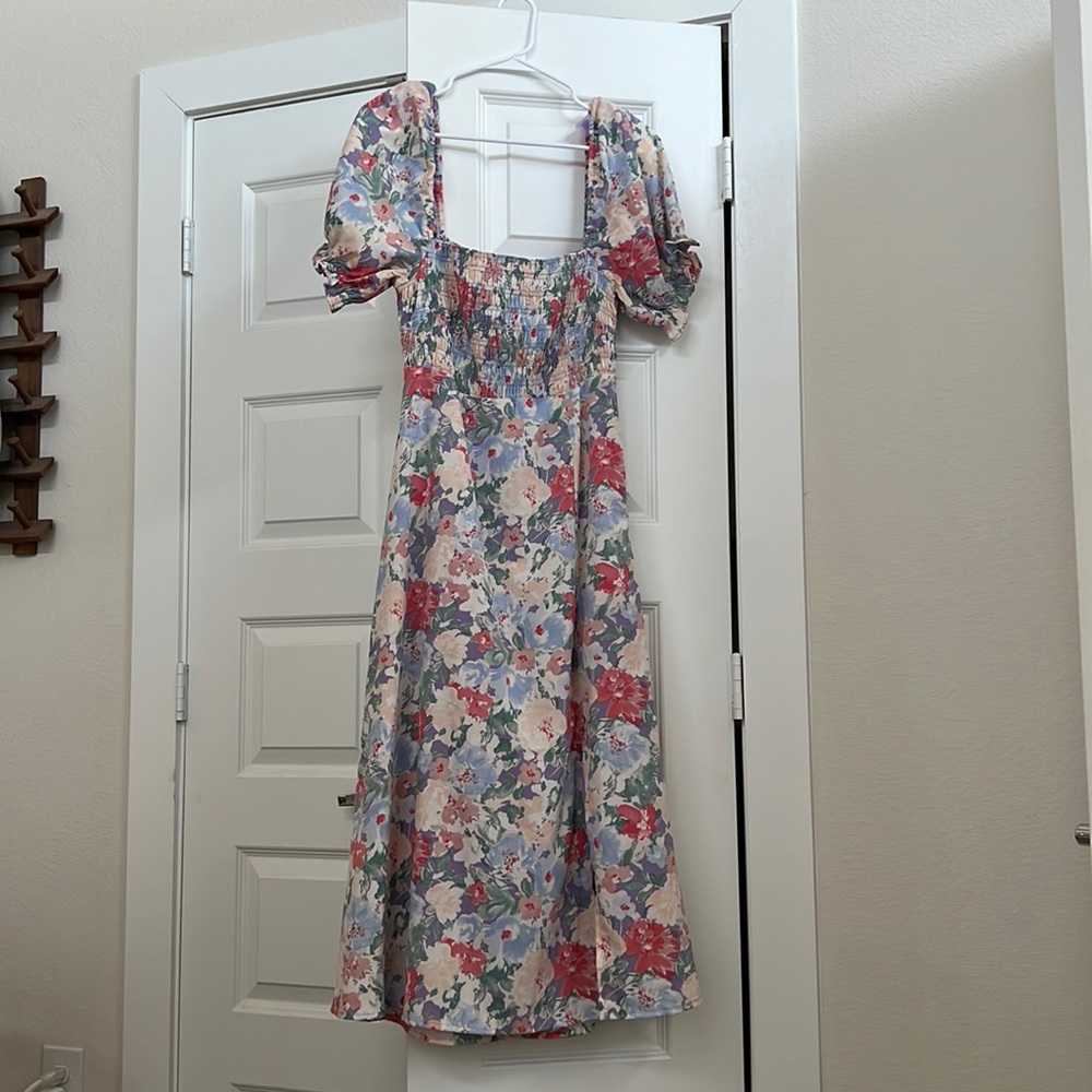 ASTR The Label MIDI Floral Dress size M